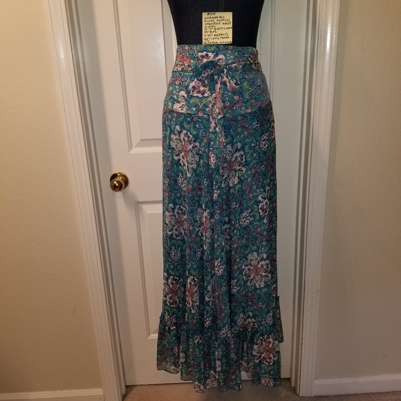 UNBRANDED Dresses & Skirts - 515 NWOT UNBRANDED Multicolor Poly Pull on Long S